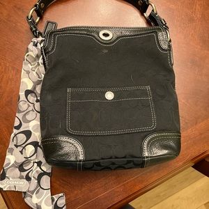 Coach purse and wallet…..like new….great addition to classic collection